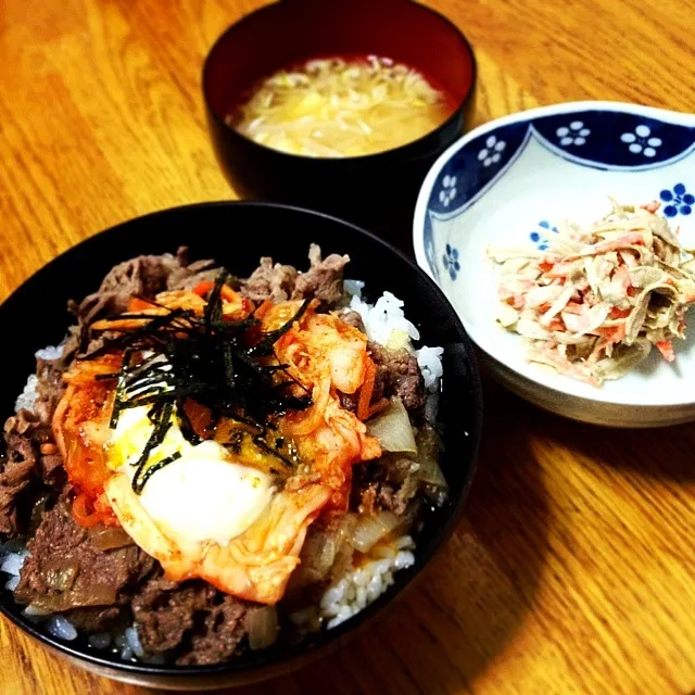 キムたま牛丼、ごぼうサラダ、お味噌汁|💗Marico💗さん