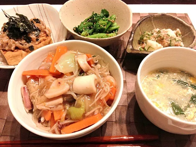 今夜は中華丼、ニラ玉スープ、菜の花の辛子あえ、厚揚げ納豆、長芋とオクラの醤油麹あえ|gintanさん