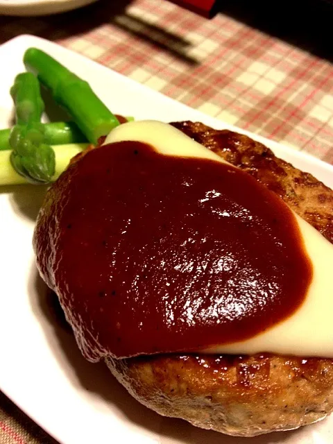 チーズのせハンバーグ|ぽてさらさん