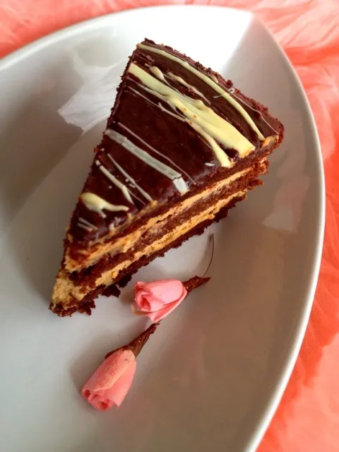 white choc mocha mousse cake with ganache topping x|shafiyaさん