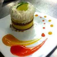 Key lime pie with mango and strawberry coulis|chris hallさん