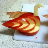 Apple swan|chris hallさん