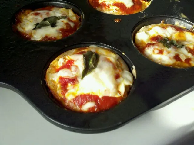 Snapdishの料理写真:pizza muffins|andrea dewaltさん