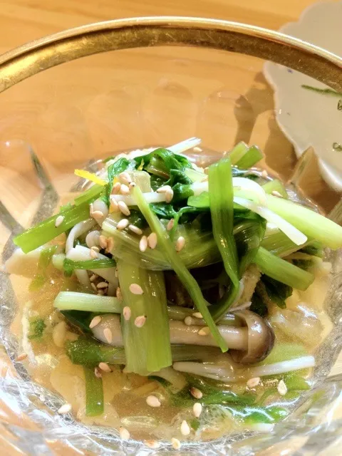 Mixed Japanese parsley and shimeji mushroom with dashi dressing|do dyuさん