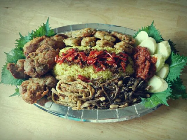 Snapdishの料理写真:Nasi kuning (indonesian cuisine)|Asti 🌸🌸さん