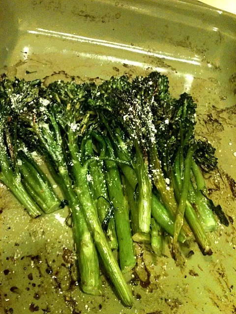 Snapdishの料理写真:Roasted Baby Broccoli|Victoria Silverさん