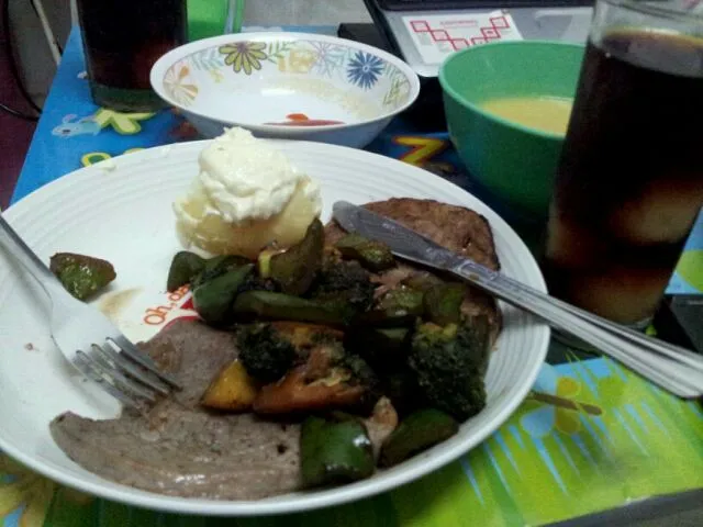 Steak mix with green bell pepper and mushroom soup|terenceさん