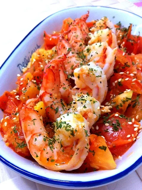 Garlic Butter Prawns with Tomatoes|shirlynさん