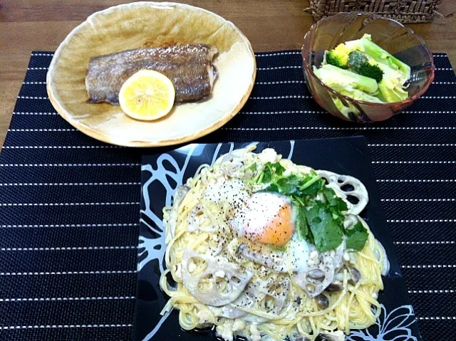 舌平目ムニエル、豆乳クリームパスタ、サラダ|ぴさん