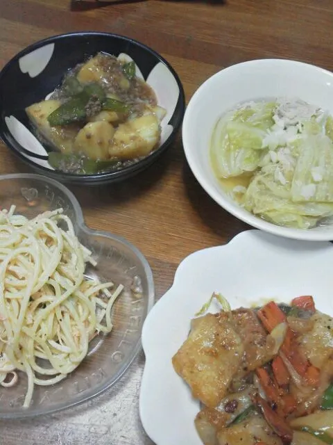 じゃがいものそぼろ煮、白菜の豚バラスパゲッティサラダ、大根ステーキ|京子さん