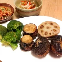 挽き肉のはさみ揚げ いろいろとインゲン＆にんじんピーナッツバター和え|Akiko Tanakaさん