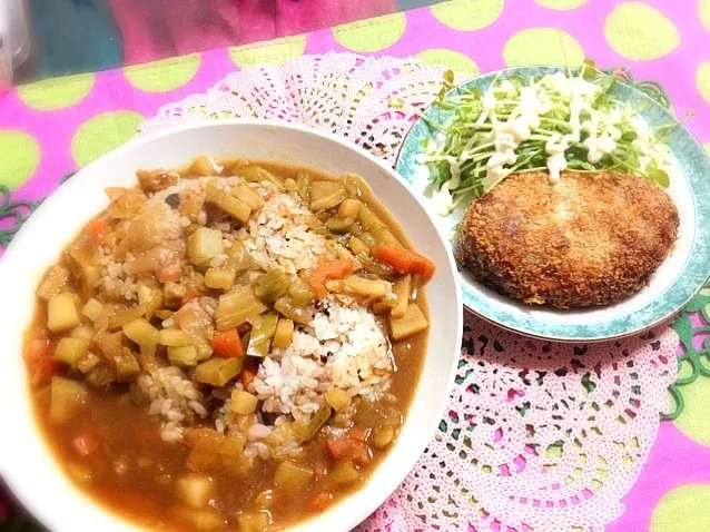 あまり野菜カレーと薩摩コロッケ〜の夜。|かなこさん