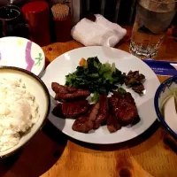 Snapdishの料理写真:吉次の牛タン定食|natsuzvさん