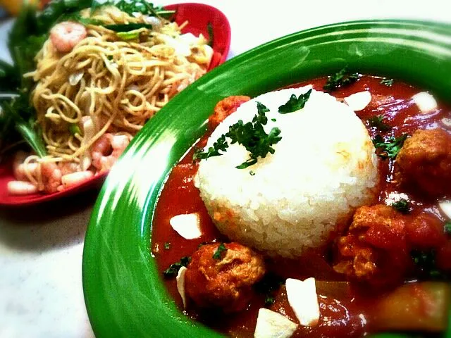 ハンバーグの残りでミートボールトマトバターカレーとタイ風焼きそば(｀･ω･´)|みゆきさん