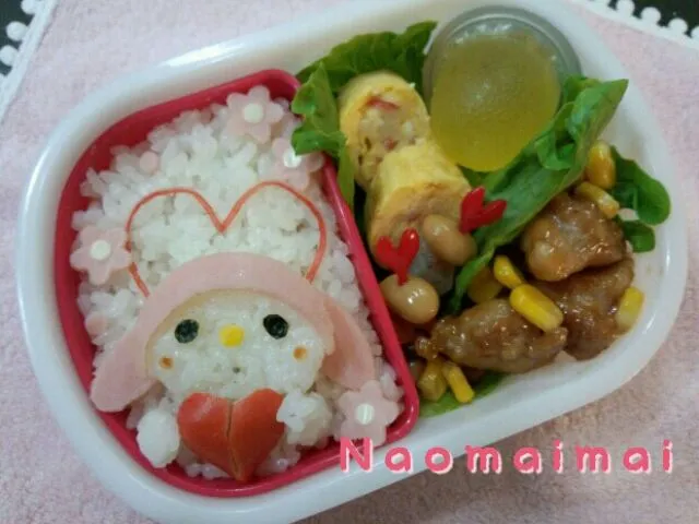 Snapdishの料理写真:hirorinｻﾝを参考に♡マイメロ弁当|Naomaimaiさん