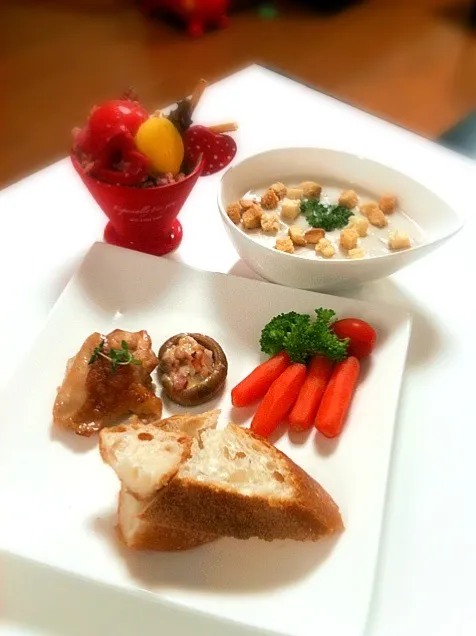 [Valentine Dinner] Baked Chicken, Baby Carrot, Mini Tomato, Brocolli, Bacon Mushroom & Mushroom Soup ❤❤|keikeilimさん