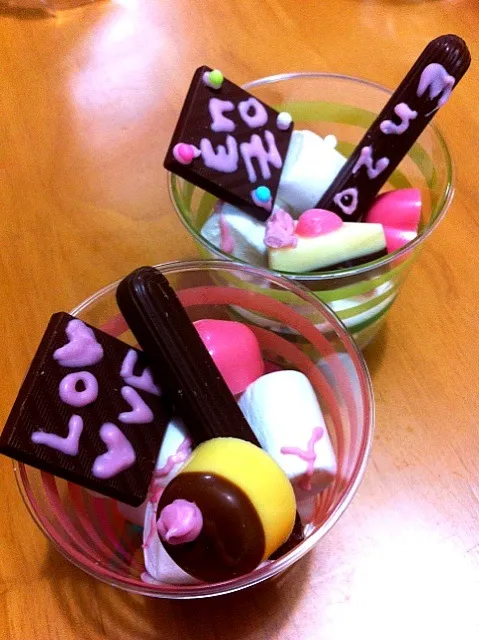 Presentinhos personalizados do Enzo!!!! Chocolates valentines Day!!!!|lucia inoueさん