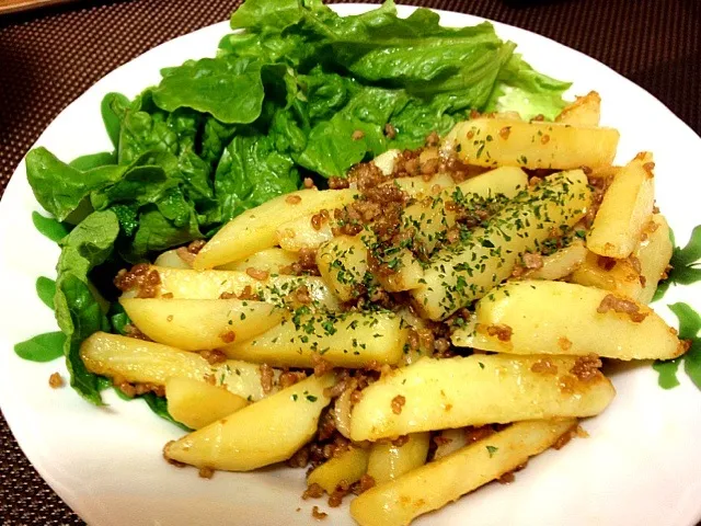 じゃがいもと挽肉の炒め物|ばぁさんさん