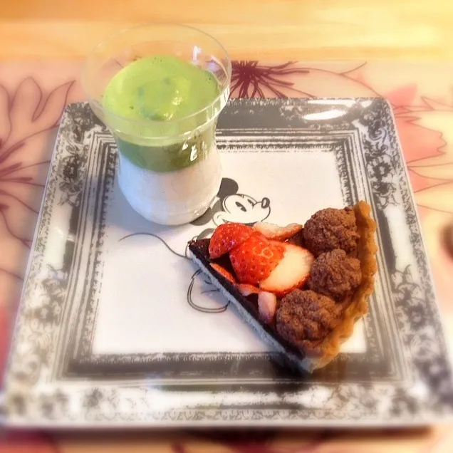 抹茶のムース♡いちごのチョコタルト|りこちめめさん