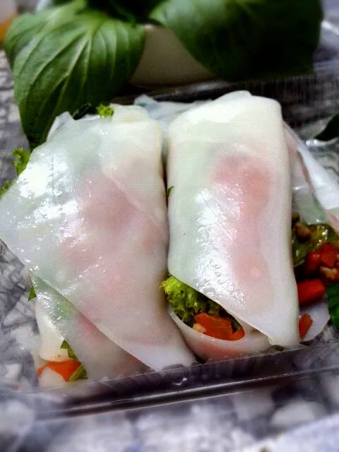 fresh pork spring rolls with herbs|hakubaraさん