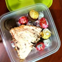 Snapdishの料理写真:Brownie cheese cake and other goodies|Tatiさん