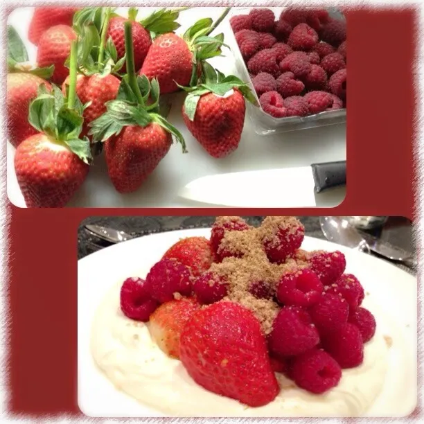 Summer berries with vanilla mascarpone|nick pornchanaさん