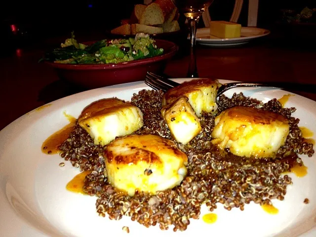 Citrus glazed scallops with red quinoa|lori stewartさん