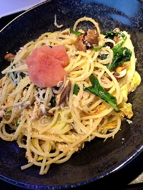 仕事や確定申告の作業をしながら昼ごはん。明太子とシラスのパスタ|takarkiさん