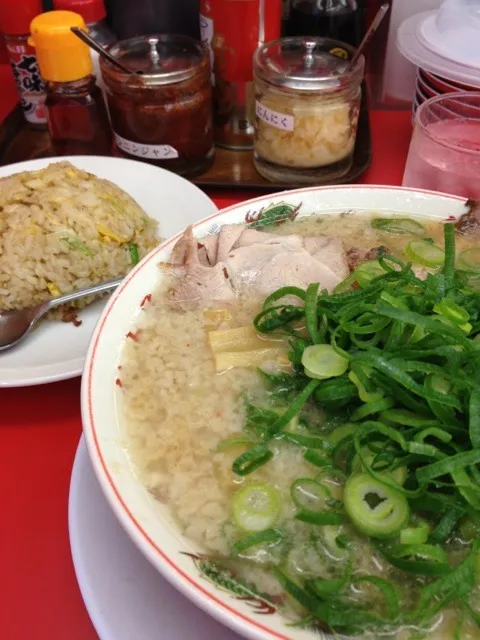 コク旨ダレラーメン、焼飯定食|Hajime Sakaiさん