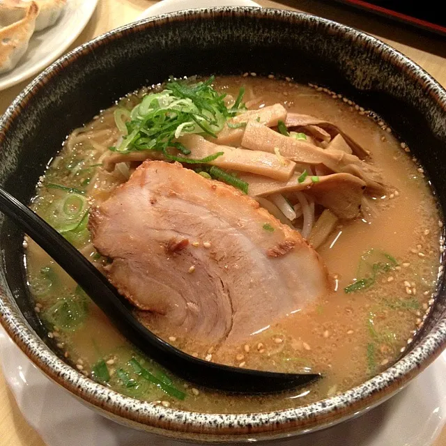 豚骨醤油ラーメン♪|リエ吉さん