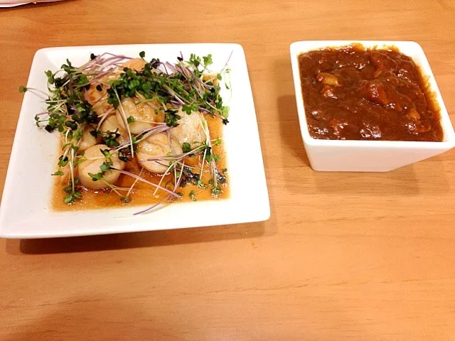 Snapdishの料理写真:カレーもつ＆ホタテの柚子胡椒ソテー|あいさん