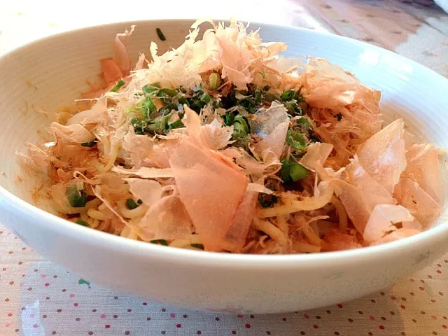 ツナと玉ねぎのニンニク醤油パスタ☆|yukariさん