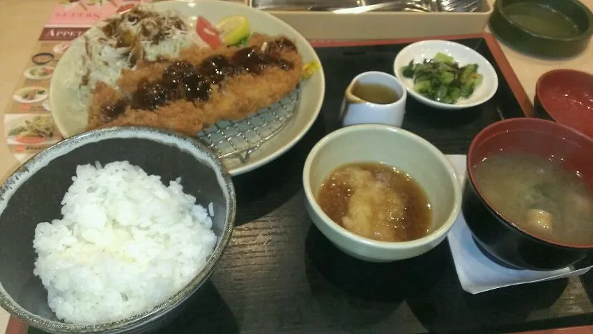 豚カツ定食|創王さん