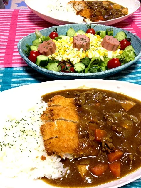 Snapdishの料理写真:チキンカツカレー、卵サラダ❤|ゆぅこさん