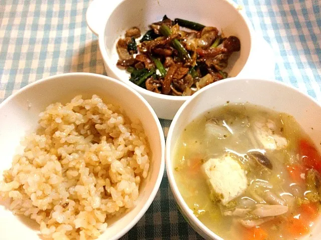 Snapdishの料理写真:豚肉と豆腐の野菜スープ、肉野菜炒め(味噌|たびもかさん