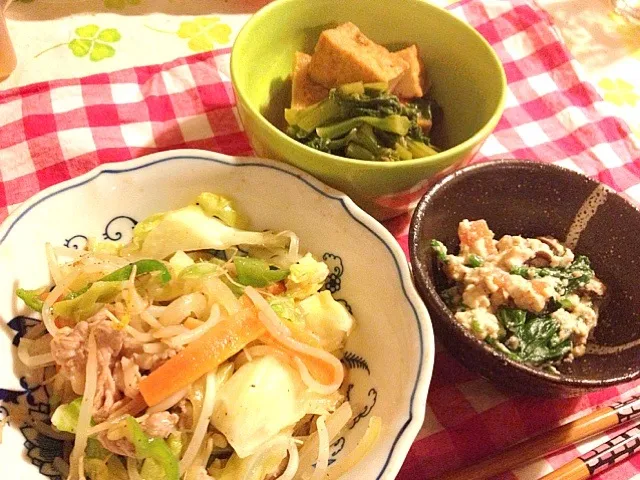 Snapdishの料理写真:野菜炒め   ほうれん草の白和え   厚揚げと菜っ葉の煮浸し|mari miyabeさん