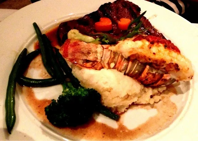 Filet Mignon and #Lobster from Arté Cafe|sooprcoolchicaさん