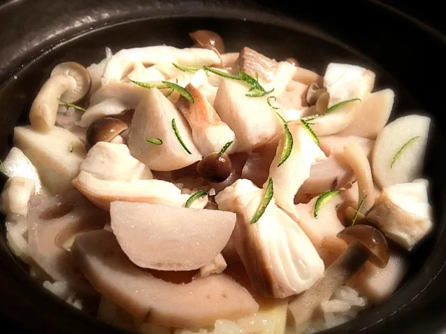 鯛根菜土鍋御飯🍚|炊かれたいオトコ おこん 小栁津さん