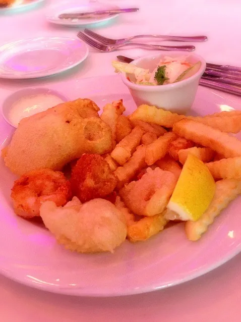 Fried seafood platter|해리さん