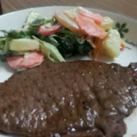 black pepper beef with salad|terenceさん