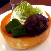 小倉&抹茶わらびもちのスフレパンケーキ