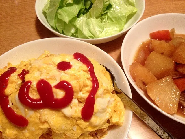 Snapdishの料理写真:オムライス、肉じゃが、塩ごまキャベツ|きこさん