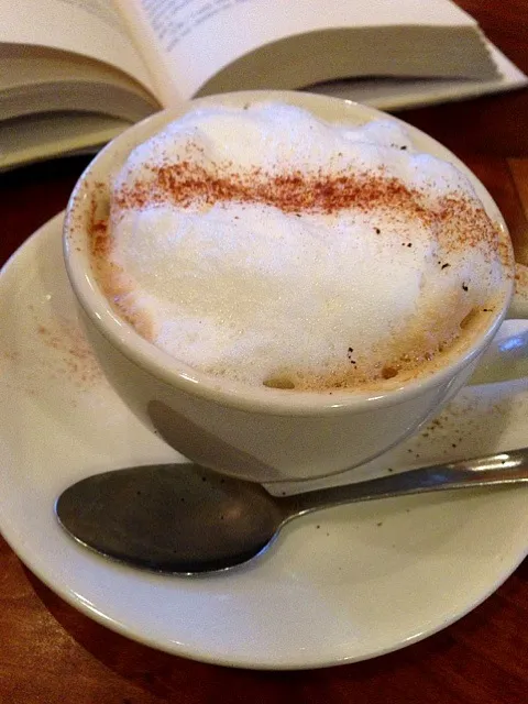 Snapdishの料理写真:Soy Cappucino @cafe Algiers in Boston|georgianaさん