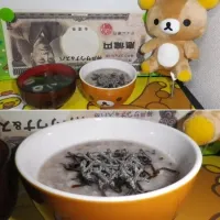 Snapdishの料理写真:レトルトの「十六穀かゆ」にチョイ足し|RINNさん