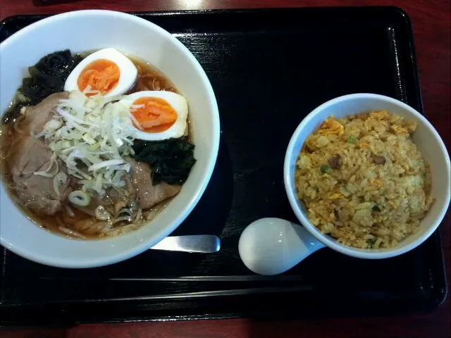 ラーメンと半チャーハン|satoruさん