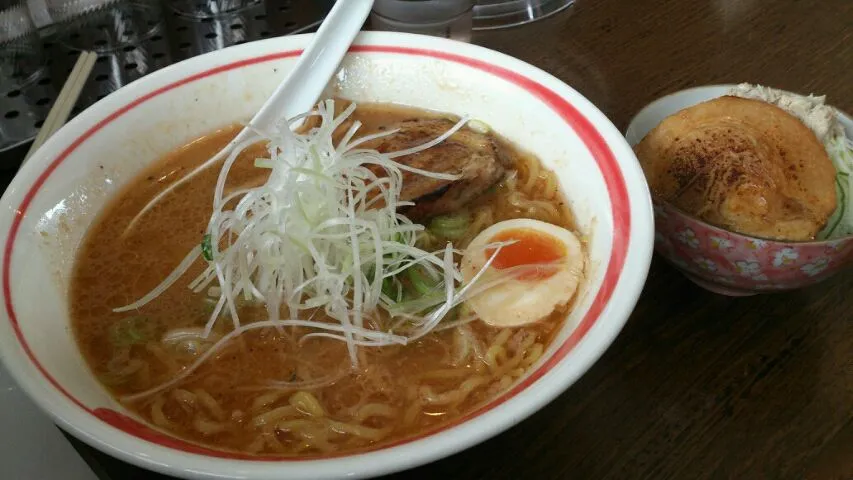 「綱取物語」海老味噌ラーメン＆ミニチャーシュー丼|タケさん