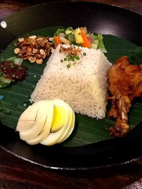 Nasi lemak ayam panggang|Philip Christnaさん