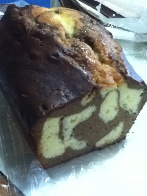 My friend gave me Coffee Marble Cake, too!!|miho uemueraさん