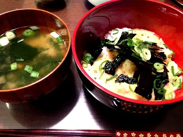 トロロご飯、ワカメの味噌汁|りりんさん