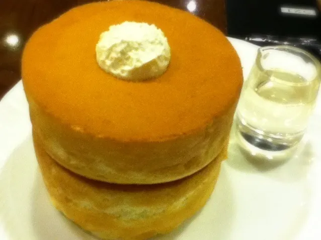 Soufflé pancake with honey @星乃珈琲店|miho uemueraさん